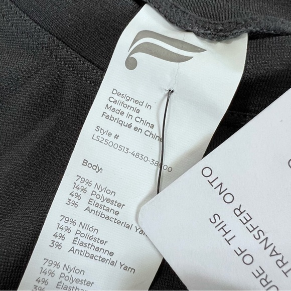 Fabletics Top Women Size 3X Shirt Thumbhole Long Sleeve Gray Athletic B23 - Picture 5 of 8